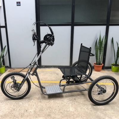 Triciclo adaptado vista 3